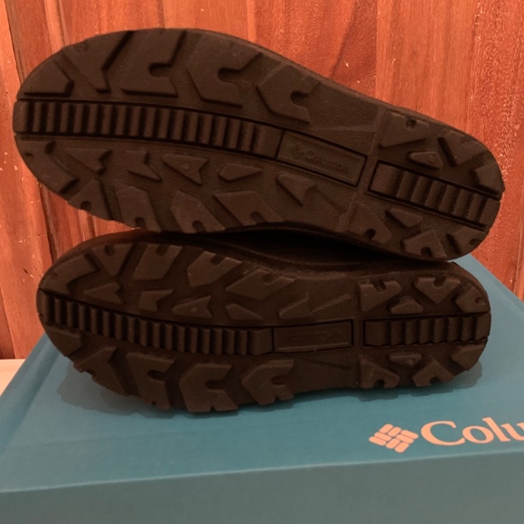 Columbia Powderbug Plus Youth Boots Black / Grey Size 6 - Picture 6 of 12